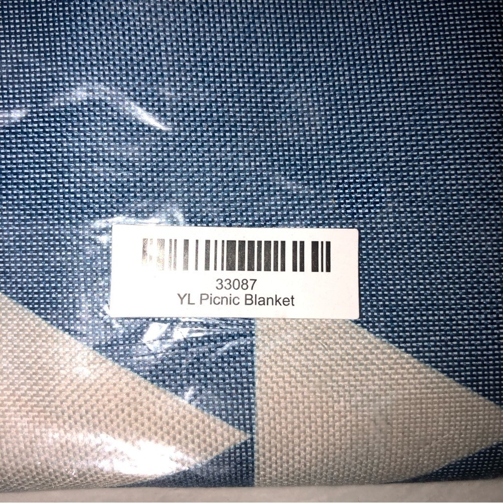 Young Living Picnic Blanket Blue Beige 50”x60” Indoor Outdoor NEW - Picture 5 of 5